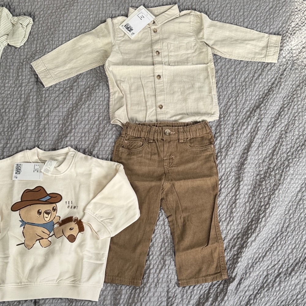 ⚠️2 H&M Shirt and Pants Sets with Sweater⚠️ - Picture 3 of 4